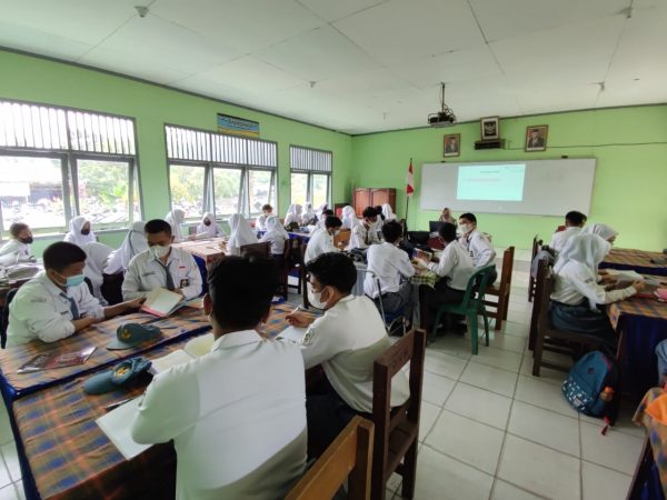 SMA Negeri 11 Samarinda Gelar Pertemuan Tatap Muka 100%