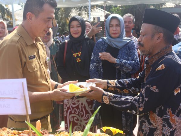 SMAN 11 SAMARINDA RAYAKAN HUT KE-26 TAHUN DENGAN MERIAH