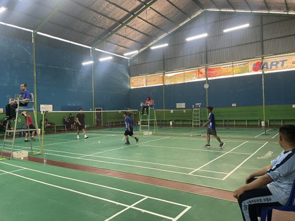 SMKN 5 SAMARINDA RAIH JUARA 1 DALAM PERTANDINGAN BADMINTON ANTAR GURU PADA UNDENCIM CUP KE-5 MENYEMARAKKAN HUT SMAN 11 SAMARINDA