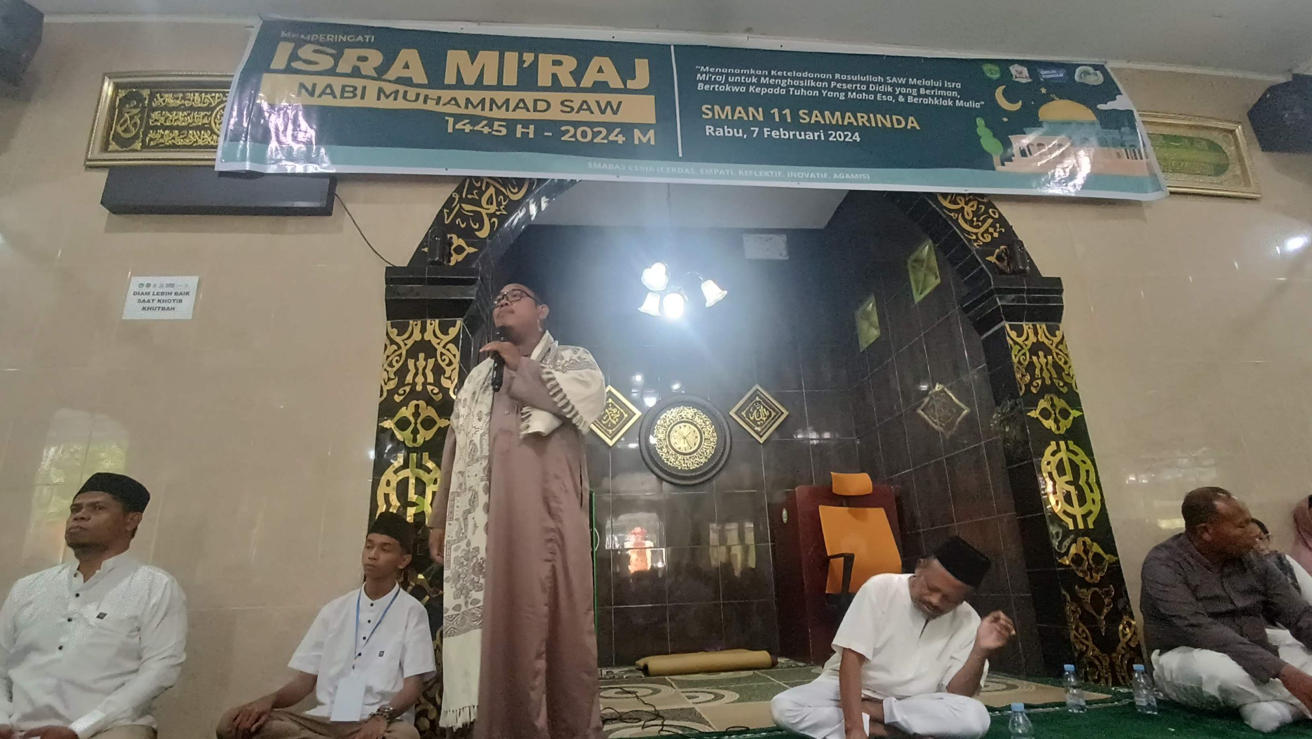 SMAN 11 SAMARINDA PERINGATI KEGIATAN ISRA MI'RAJ DENGAN BERBAGAI KEGIATAN KEAGAMAAN DAN KEBUDAYAAN