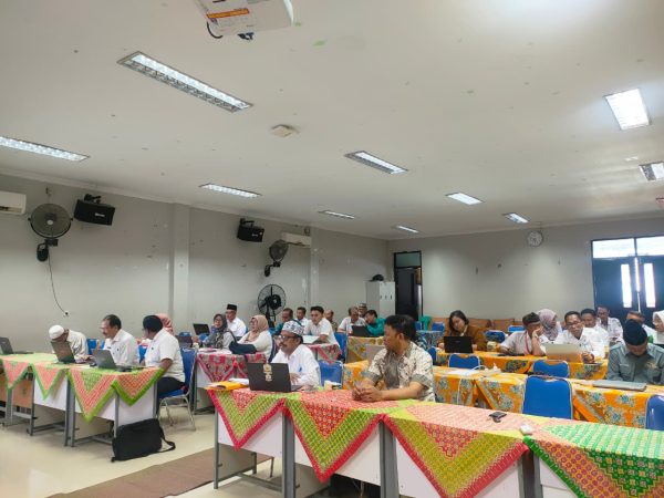 KEPALA SMA NEGERI 11 SAMARINDA IKUTI PELATIHAN PEMBELAJARAN MENDALAM UNTUK TINGKATKAN MUTU PENDIDIKAN DI KOTA SAMARINDA