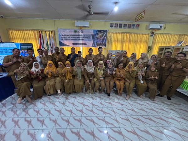 KEGIATAN DISEMINASI DAN PENYUSUNAN PERANGKAT AJAR DENGAN PENDEKATAN DEEP LEARNING BAGI PENDIDIK DI SMA NEGERI 11 SAMARINDA