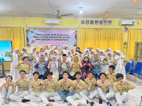 DINAS PENDIDIKAN DAN KEBUDAYAAN KALTIM GELAR SOSIALISASI DAN EVALUASI LAYANAN PENDIDIKAN DI SMA NEGERI 11 SAMARINDA