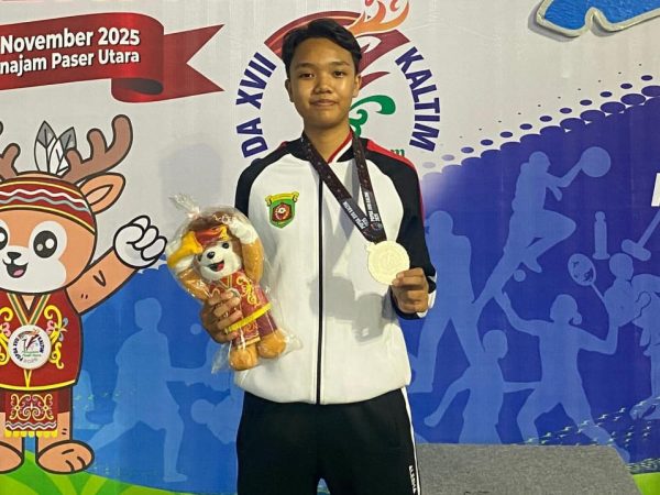 KEBANGGAAN SMA NEGERI 11 SAMARINDA: THERESIA RAIH PRESTASI GEMILANG DI POPDA XVII