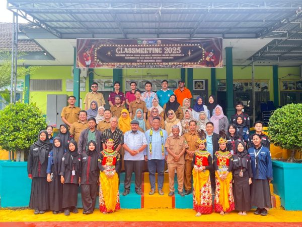 SUPERVISI PELAKSANAAN BANTUAN PEMERINTAH PROGRAM REVITALISASI SMA TAHUN 2025 TAHAP KE-4 DI SMA NEGERI 11 SAMARINDA