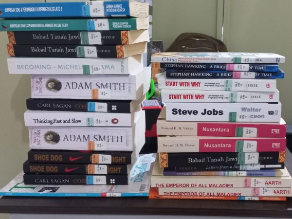 PERPUSTAKAAN LECTIOHORTUS SMA NEGERI 11 SAMARINDA HADIRKAN KOLEKSI BUKU BARU