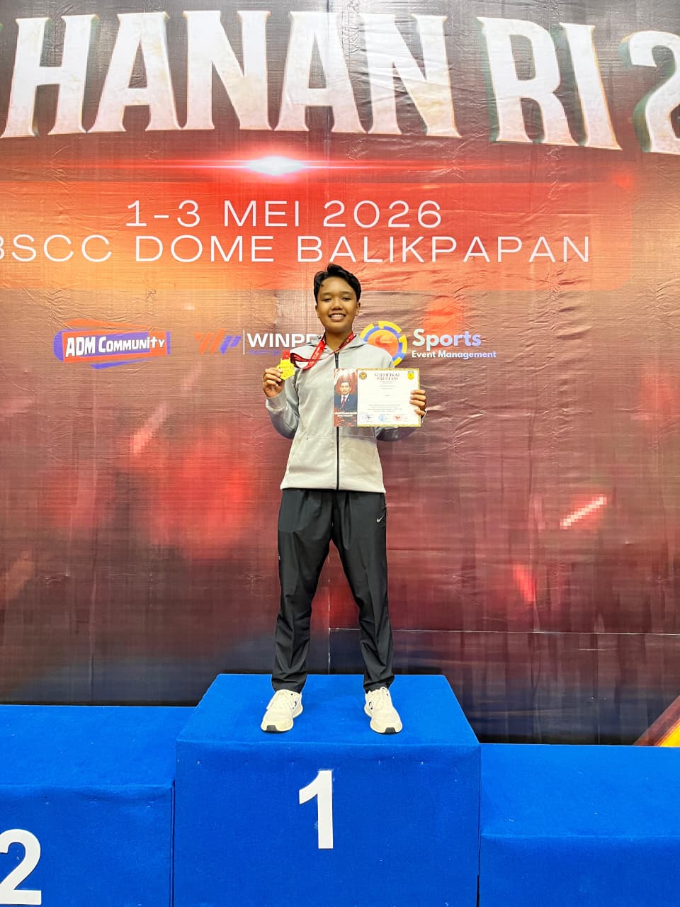 THERESIA ROMASTA LAMTAMA SIHALOHO RAIH JUARA 1 KARATE NASIONAL PIALA MENTERI PERTAHANAN RI 2026