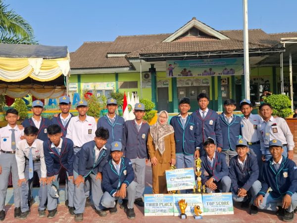 TIM FUTSAL SMA NEGERI 11 SAMARINDA JUARA DALAM TURNAMENT FUTSAL ASISI FAIR KE-III TINGKAT SMA-SMK SEKOTA SAMARINDA